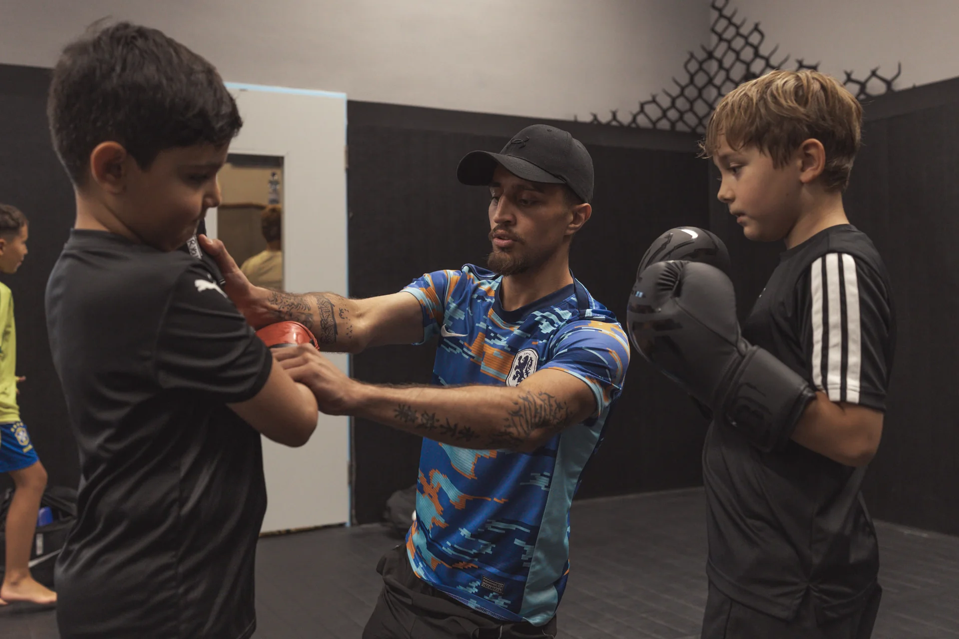Kinder der Minis-Gruppe beim Training in der Barmbek Basch Fightschool