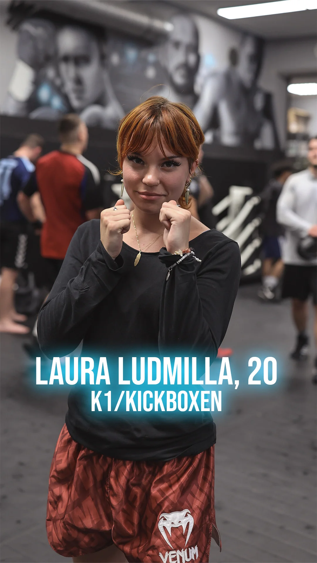 Laura Ludmilla, 20, in Kampfhaltung im Gym